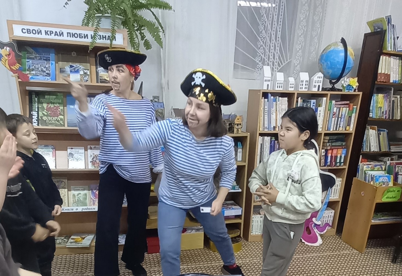 15. Пираты помогают показать как стреляет пушка