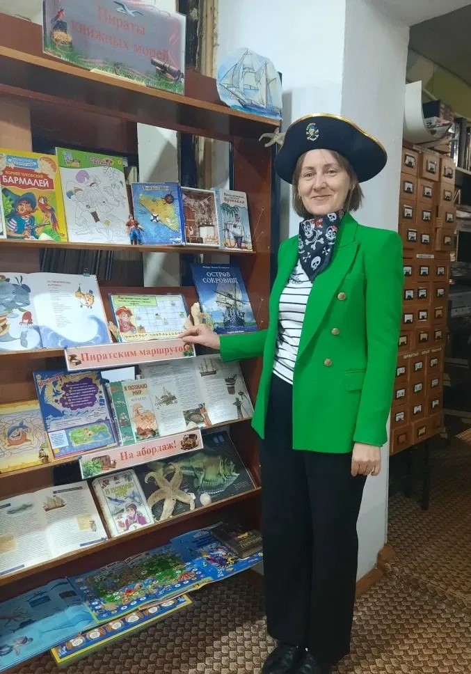 29. Пират Морган у выствки игры Пираты книжных морей